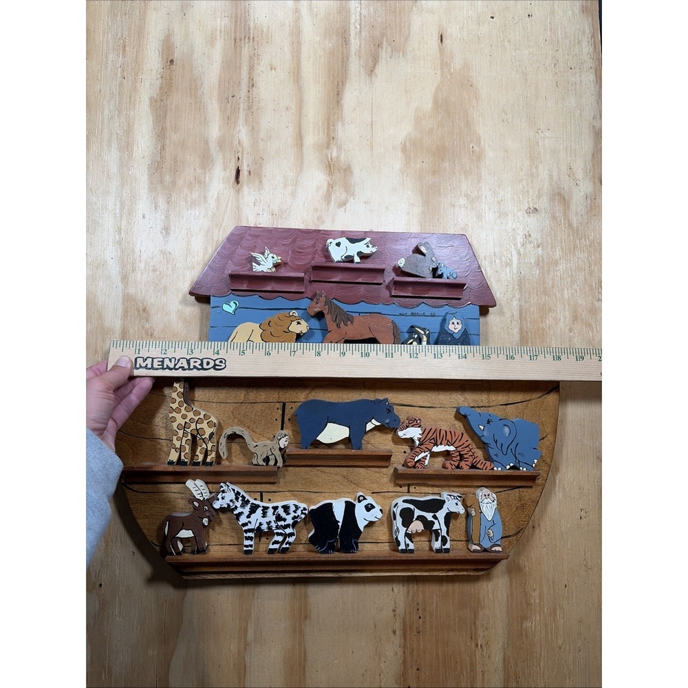 Noahs ark wood display wall shelf with animals - Handcrafted Nursery - Picture 2 of 5